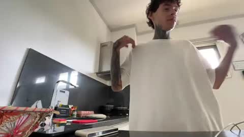   online show from August 5, 1:42 pm