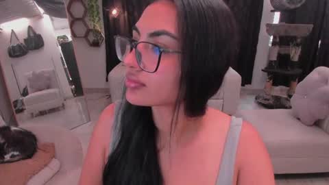 artemis_020 online show from August 5, 5:33 pm