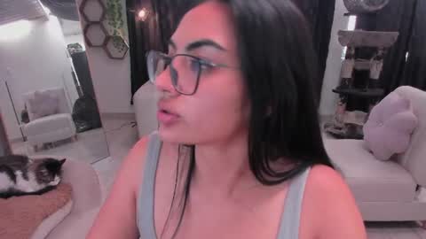 artemis_020 online show from August 6, 5:56 pm