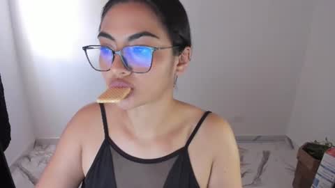 artemis_020 online show from August 12, 4:31 pm