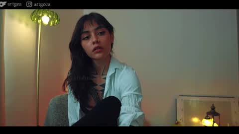 Linda  independent model artgeea online show from August 3, 8:27 pm