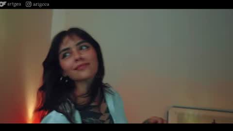 Linda  independent model artgeea online show from August 3, 9:33 pm