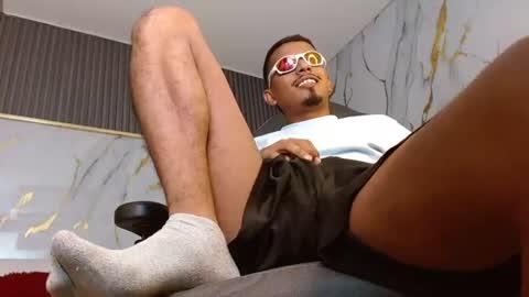 Arthurcock Independient online show from August 13, 2:36 am