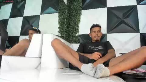 Arthurcock Independient online show from August 14, 2:04 am