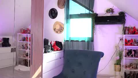 Amalia online show from August 11, 6:26 am