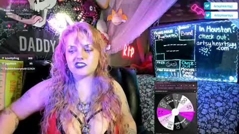 ArtsyHeartsyy online show from April 16, 1:35 am