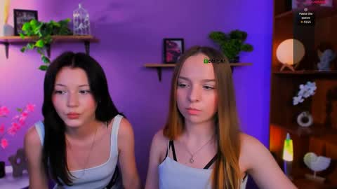 A Tiny Angel online show from May 27, 11:34 am