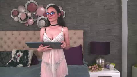 arya_joy online show from August 6, 7:51 am