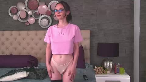 arya_joy online show from August 7, 8:25 am