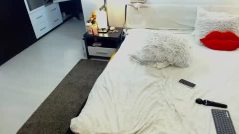 Ariana online show from August 7, 1:22 pm