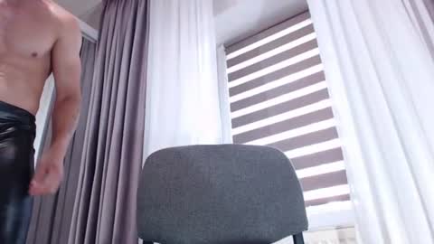 aryanaian1 online show from June 30, 3:46 pm