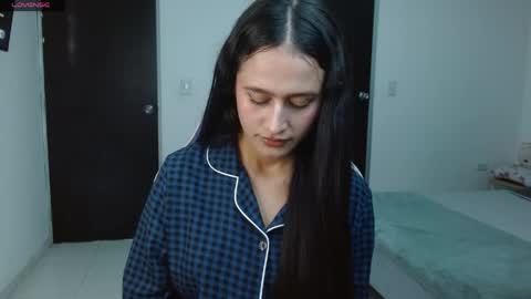 aryasaynes27 online show from May 18, 7:47 pm