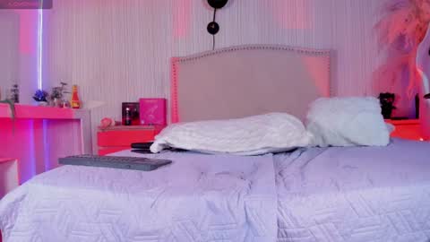 Ashley online show from August 14, 11:52 pm