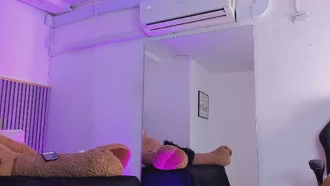 ash_valentine online show from August 6, 9:36 pm