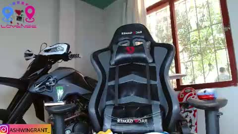 ash_wingrant online show from August 15, 2:32 pm