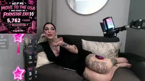 Ashley Faye online show from August 11, 12:12 am