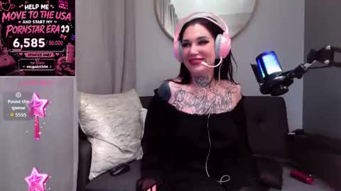 Ashley Faye online show from August 12, 11:40 pm