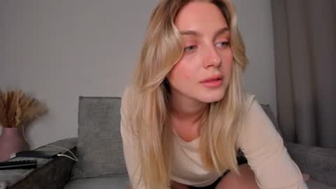 Ashley online show from July 30, 6:14 pm