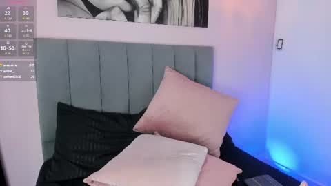 Ashely online show from August 5, 8:51 pm