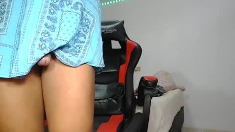 ashelyhots9inches online show from August 6, 4:06 pm