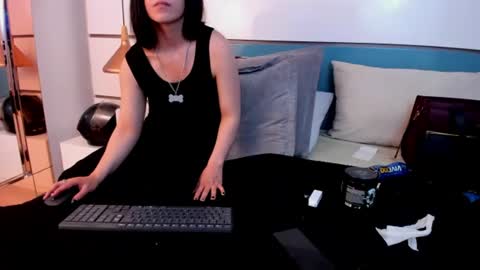 Ashkoreh online show from July 31, 9:20 pm