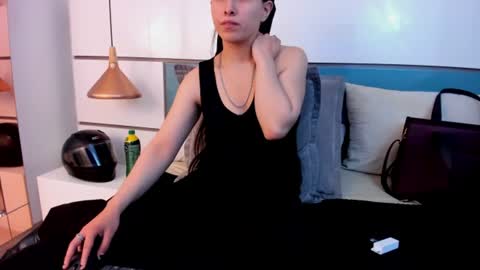 Ashkoreh online show from August 3, 8:49 pm