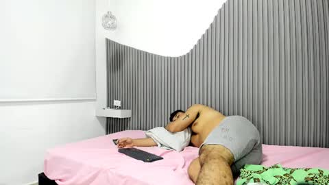 ashlan_king online show from August 3, 9:05 am
