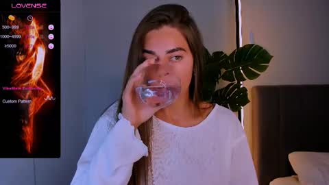 Ashley online show from August 11, 8:44 pm