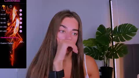 Ashley online show from August 13, 7:39 pm