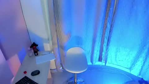 ashley_alexa online show from August 3, 12:17 am