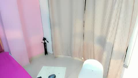 ashley_alexa online show from August 15, 2:37 am
