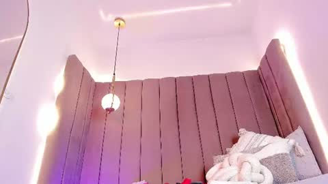 ashley_beaomunt online show from August 1, 3:40 pm