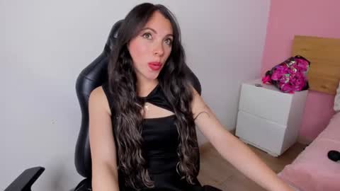 Ashley  online show from August 4, 5:10 pm