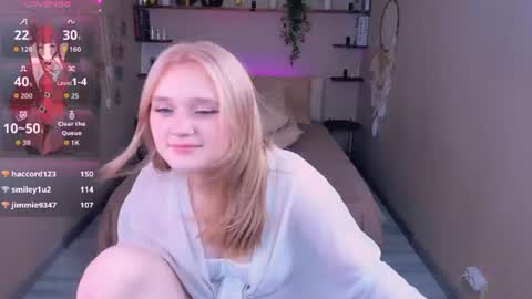 Ashley online show from August 8, 11:38 pm