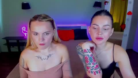 Ashley and Alina online show from July 31, 8:09 am