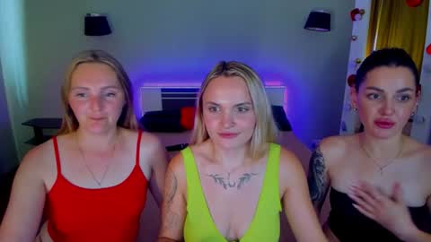 Ashley and Alina online show from August 4, 12:02 pm