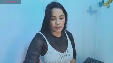 ashley_joyx_ online show from June 20, 3:28 am