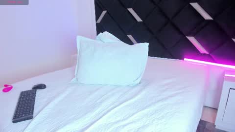 Ashley online show from August 4, 2:03 pm