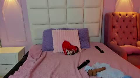 ashley_petit online show from August 13, 2:53 pm