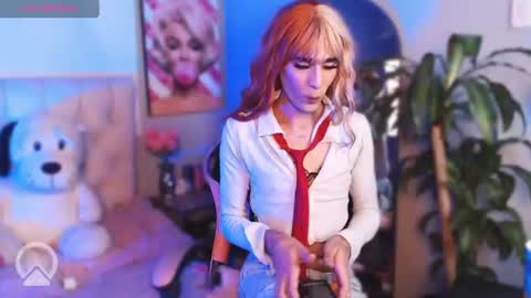Ashley  online show from August 14, 7:50 pm