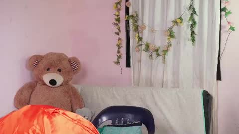 ashley_winhouse online show from August 7, 6:35 am