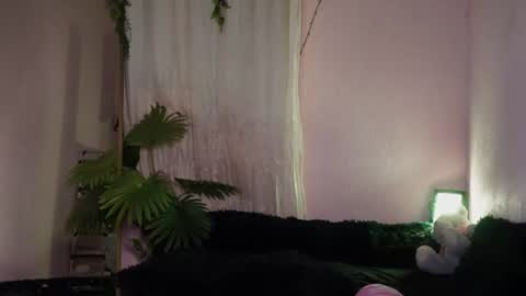ashley_winhouse online show from August 18, 1:55 am