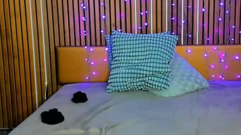 Ashley online show from August 8, 3:01 pm