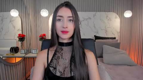 ashleylincolnn online show from August 5, 4:05 pm