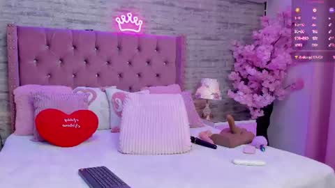 ashleynelsonn online show from August 6, 11:26 pm