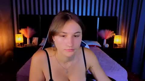 ashleyrayy online show from August 12, 6:49 am