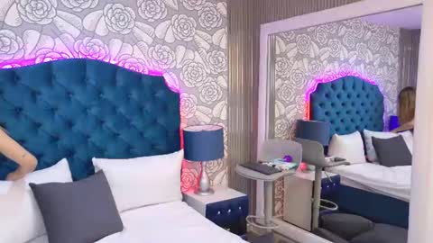 AshleyRoberh online show from August 11, 12:01 am