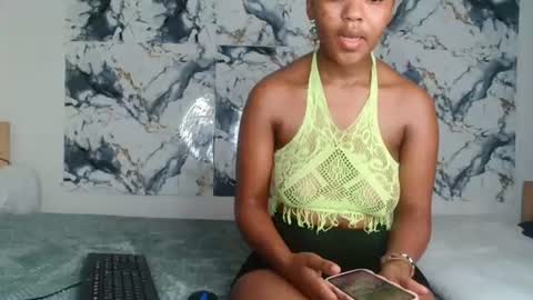 ashleyt255 online show from August 4, 1:41 pm