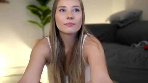 AshleyVox online show from August 14, 6:39 am