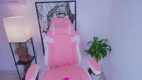 Ashleyy18   online show from August 14, 8:45 pm